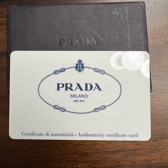 Great condition 100% authentic Prada messenger bag in silver. - Picture 9 of 11